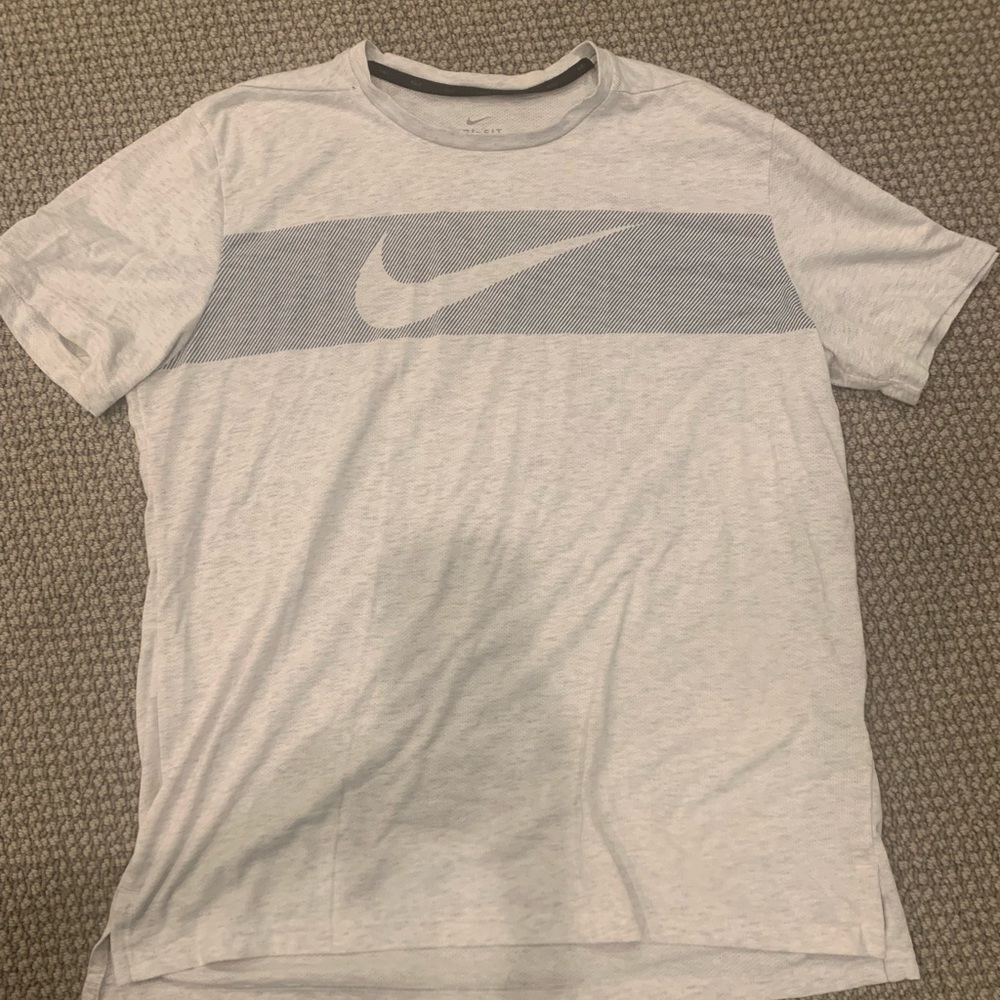 Men’s Nike Dri-Fit Tee size XL